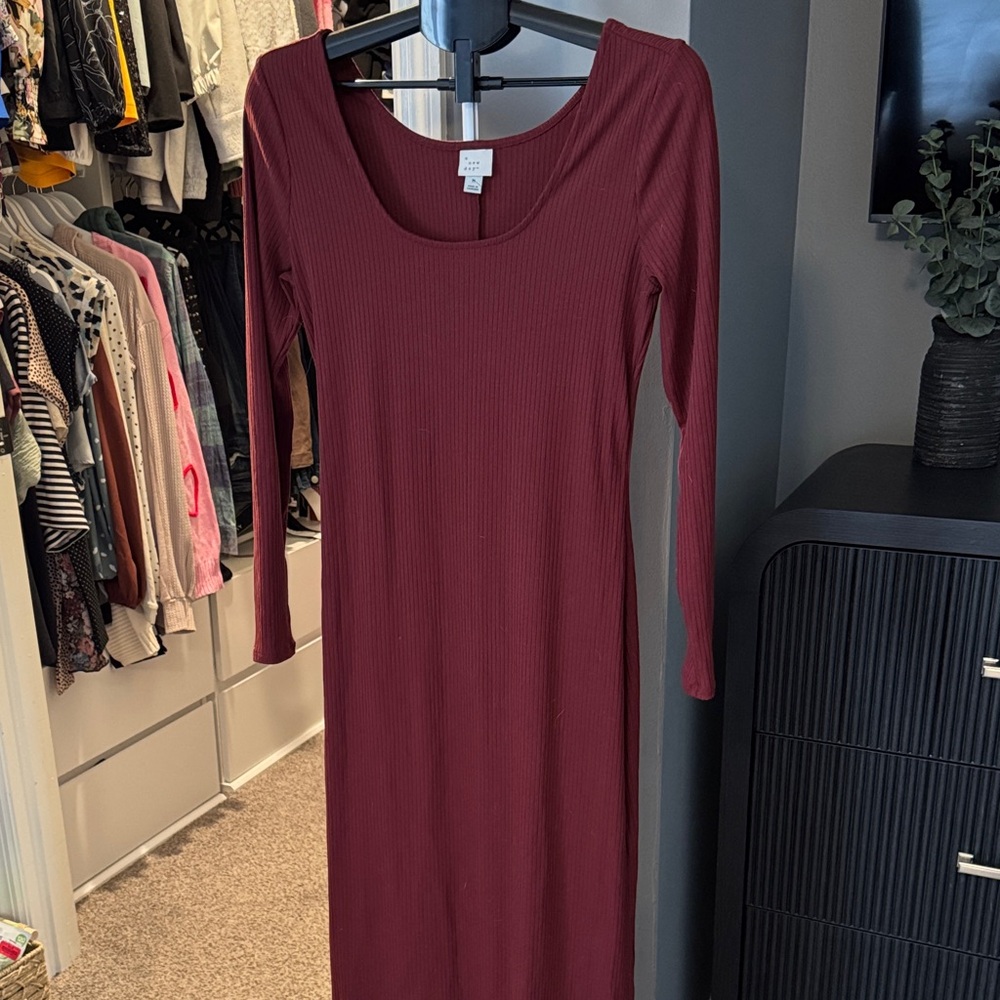 Elegant Burgundy Long Sleeve Dress
